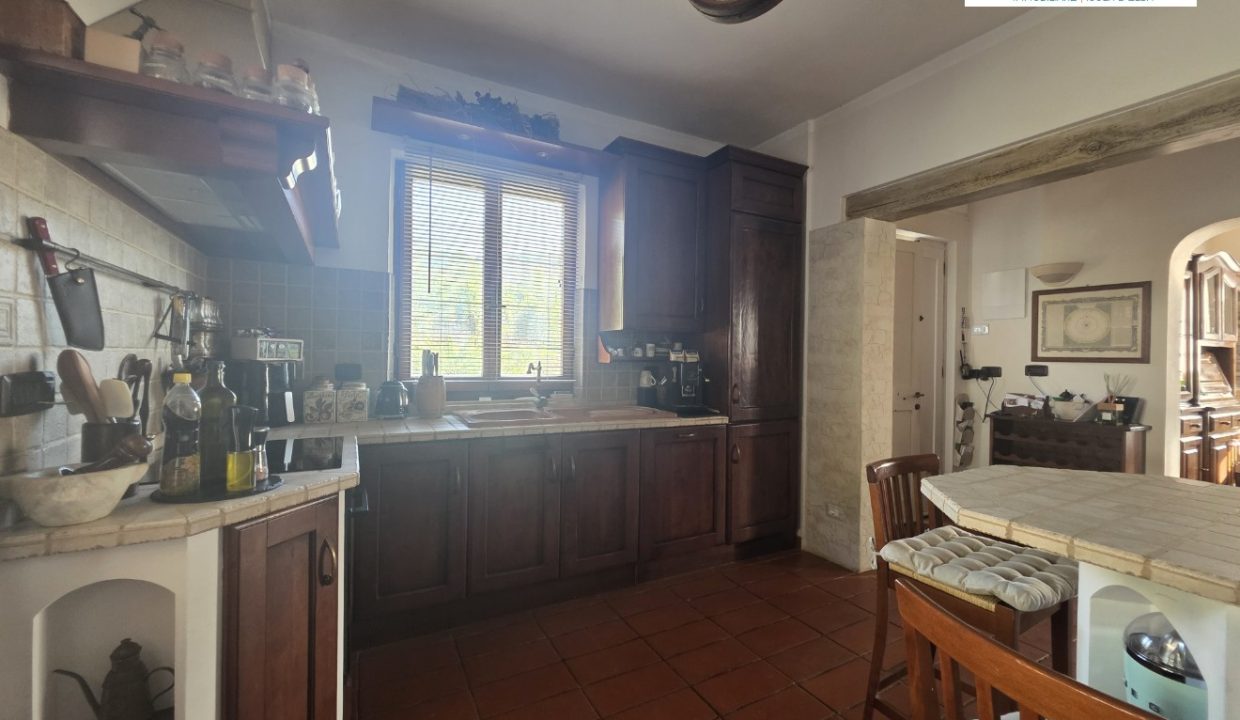 Rif. 030PF Villetta indipendente ideale per B & B