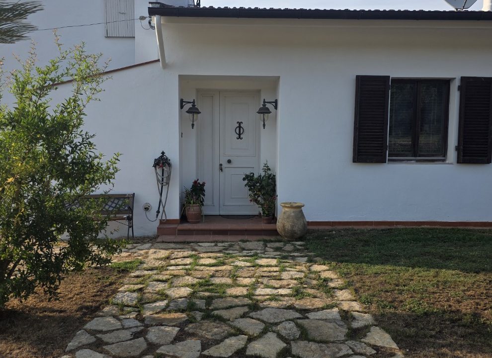 Rif. 030PF Villetta indipendente ideale per B & B
