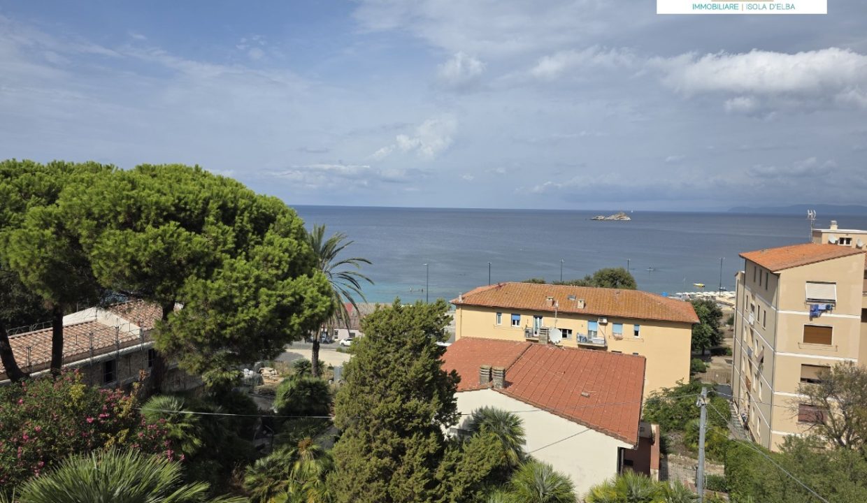 RIF 08PF VILLA VISTA MARE CON GIARDINO VICINO ALLA SPIAGGIA DELLE GHIAIE, CON GARAGE