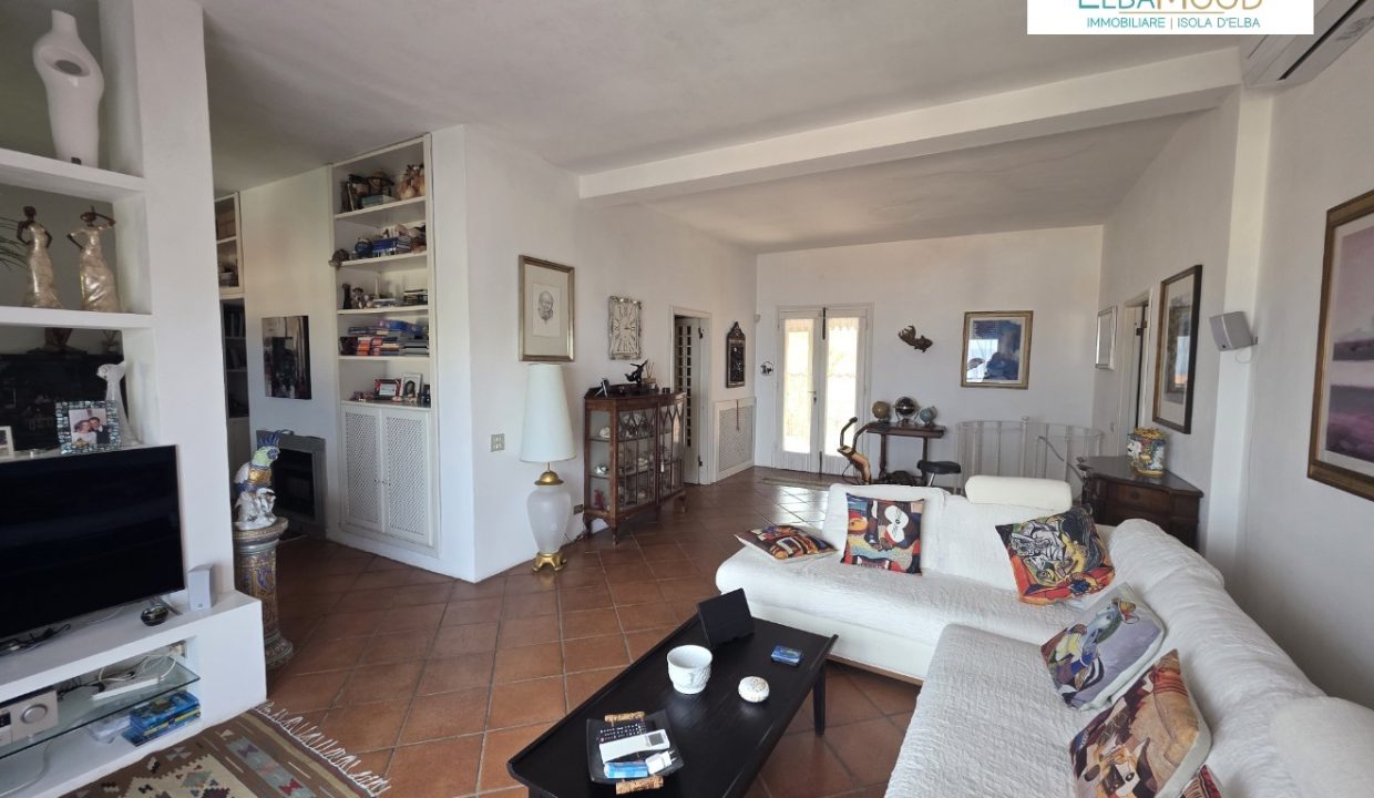RIF 08PF VILLA VISTA MARE CON GIARDINO VICINO ALLA SPIAGGIA DELLE GHIAIE, CON GARAGE