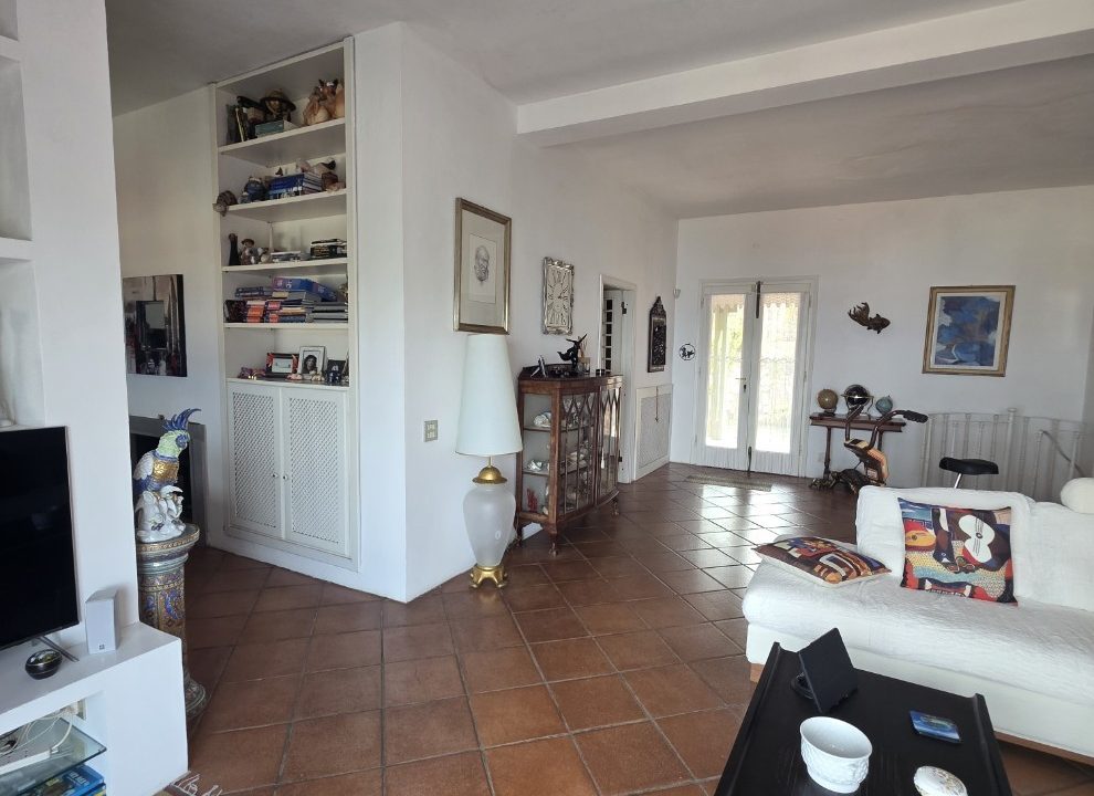 RIF 08PF VILLA VISTA MARE CON GIARDINO VICINO ALLA SPIAGGIA DELLE GHIAIE, CON GARAGE