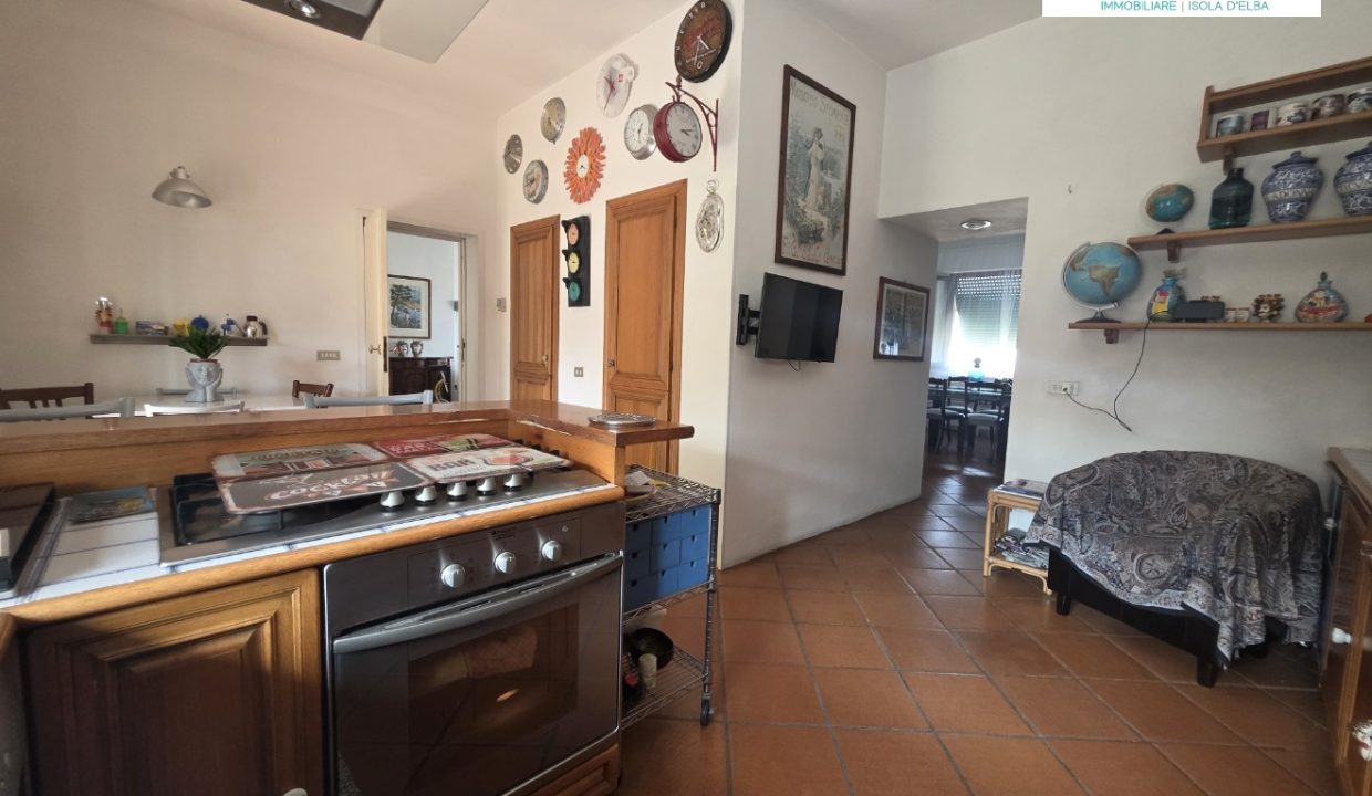 RIF 08PF VILLA VISTA MARE CON GIARDINO VICINO ALLA SPIAGGIA DELLE GHIAIE, CON GARAGE