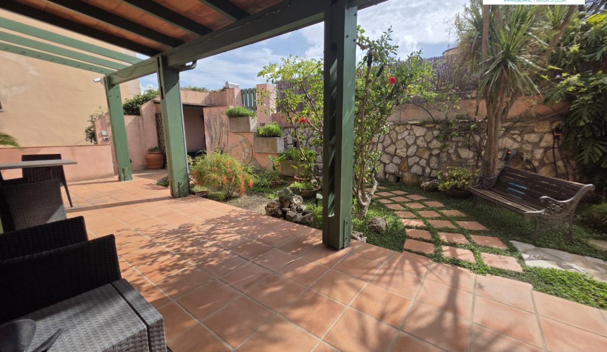 RIF 08PF VILLA VISTA MARE CON GIARDINO VICINO ALLA SPIAGGIA DELLE GHIAIE, CON GARAGE