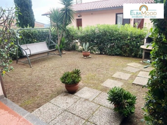 RIF. 05RI APPARTAMENTO CON GIARDINO E POSTO AUTO IN RESIDENCE