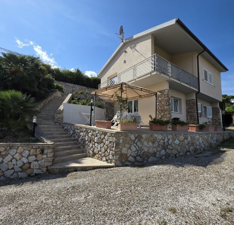 RIF 034PF VILLA SPIAGGE BIANCHE VICINO AL MARE (13)