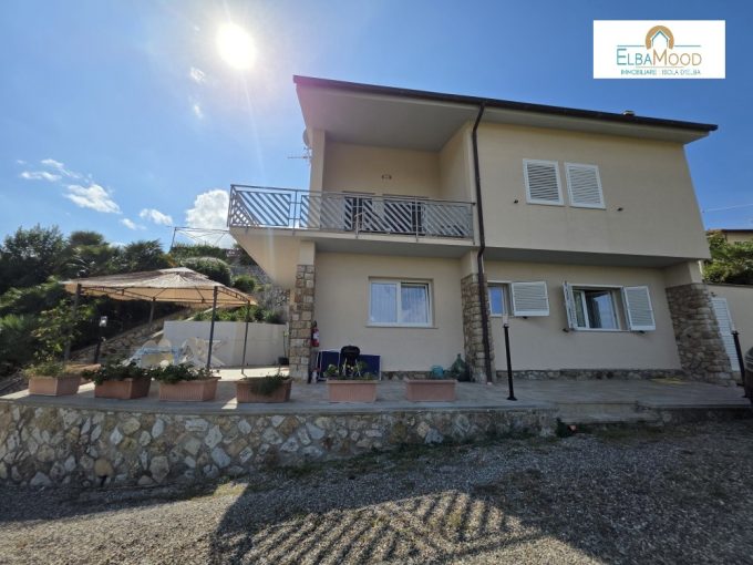 RIF 034PF VILLA DIVISA IN DUE APPARTAMENTI VICINO ALLE SPIAGGE BIANCHE DI PORTOFERRAIO