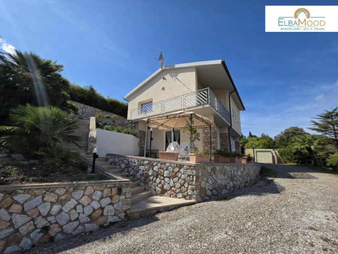 RIF 034PF VILLA DIVISA IN DUE APPARTAMENTI VICINO ALLE SPIAGGE BIANCHE PORTOFERRAIO