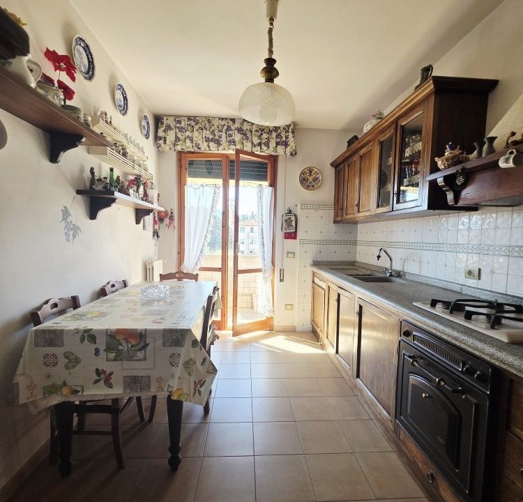 RIF 035PF APPARTAMENTO CON CANTINA E POSTO AUTO PORTOFERRAIO (6)
