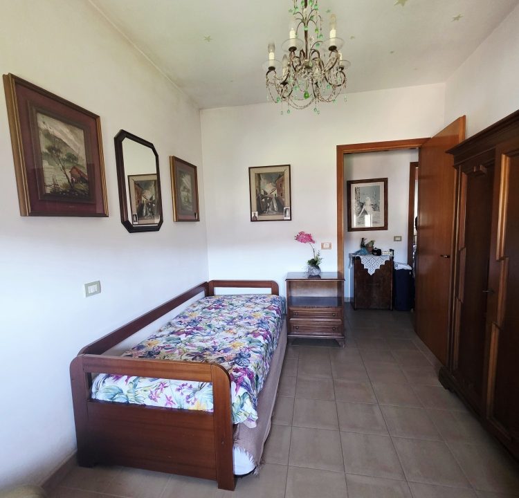 RIF 035PF APPARTAMENTO CON CANTINA E POSTO AUTO PORTOFERRAIO (7)