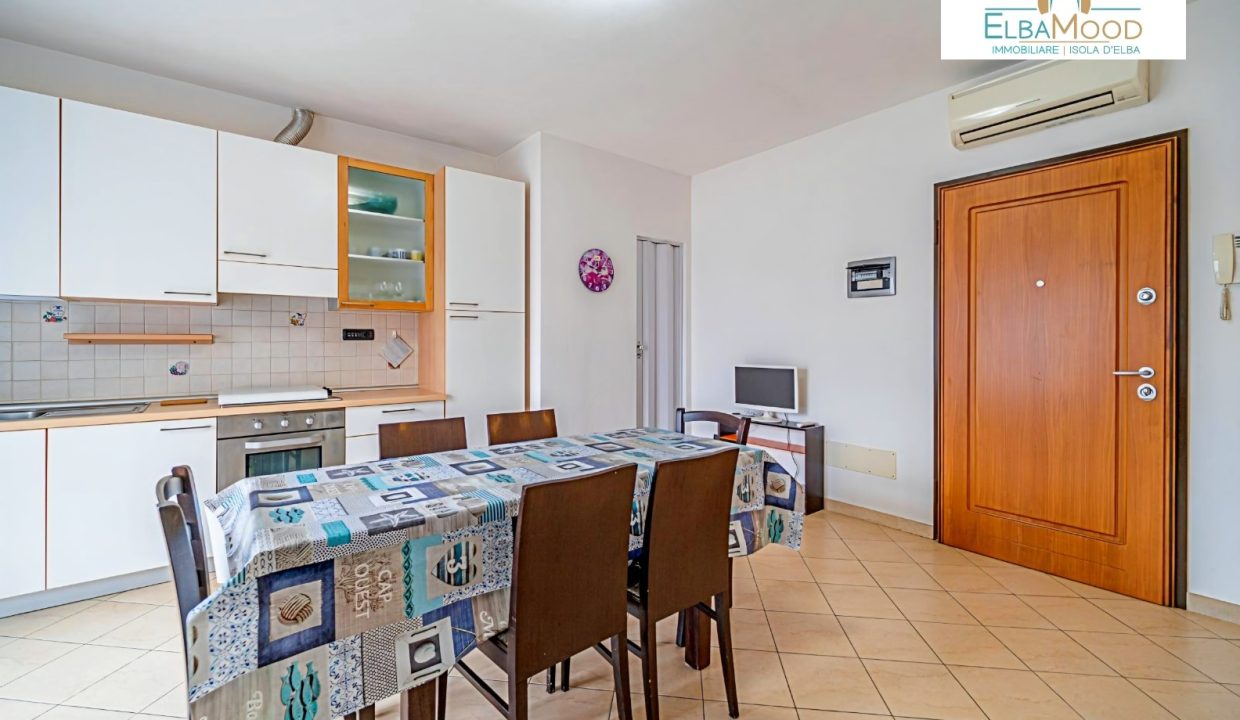 RIF. 036PF APPARTAMENTO CON GARAGE VICINO AL PORTO DI PORTOFERRAIO (12)